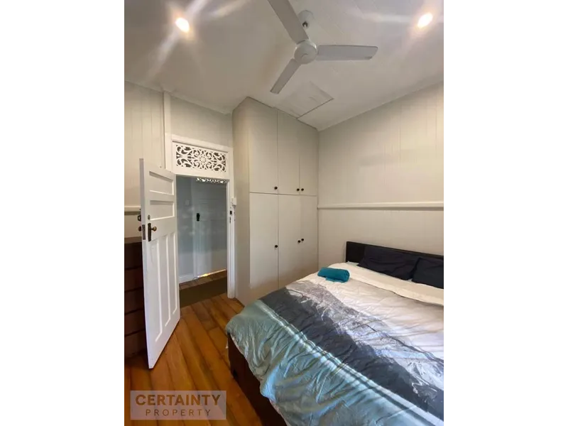 3 rooms available in a beautiful renovated old Queenslander!