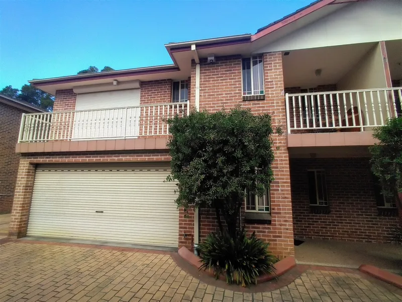 North Blacktown Townhouse with Double Lock up Garage