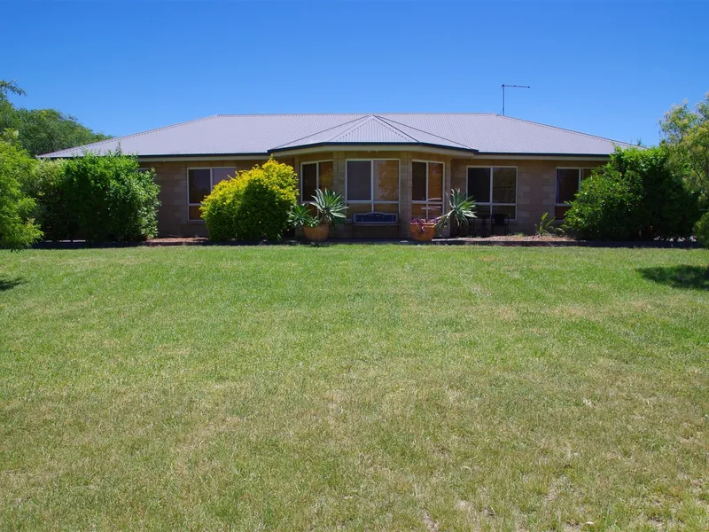 Open Plan Living - 12.25 Acre Block