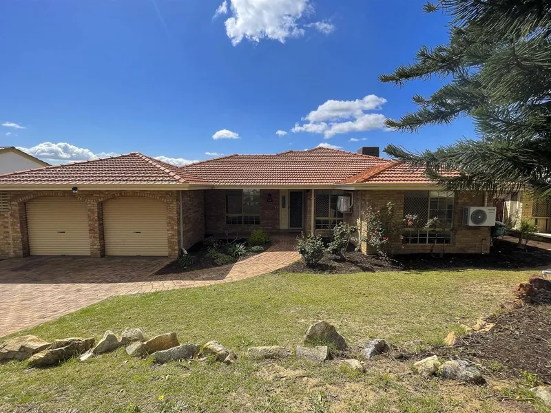 Spacious Family Home!