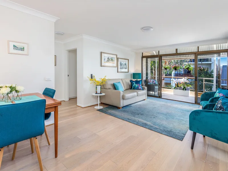 STYLISH, SECURE STRATA-TITLED, OVER-55s GEM. Close to Bridgepoint!