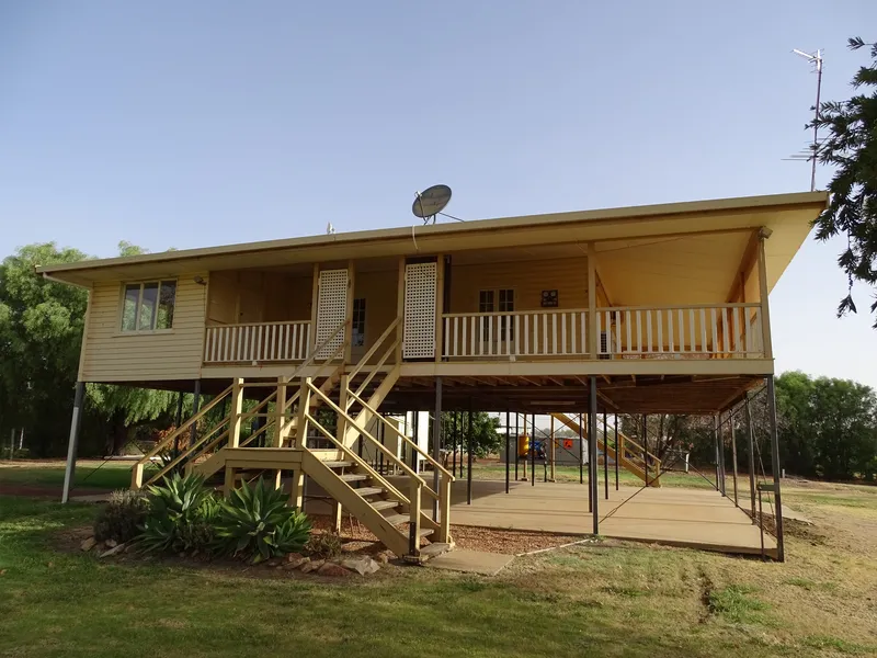 River Views - Huge Verandah - Partially Renovated