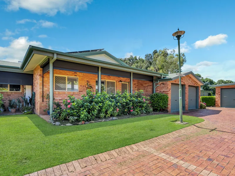 Stunning Villa in Friendly Retirement Village Close to Everything