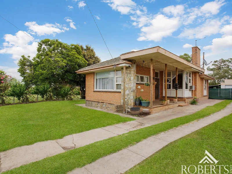 Motivated Vendors- Property Must be SOLD!!