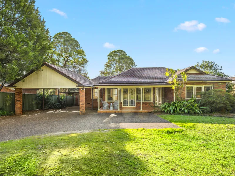 DOUBLE BRICK FAMILY HOME ON APPROX 1062m2 - RARE FIND