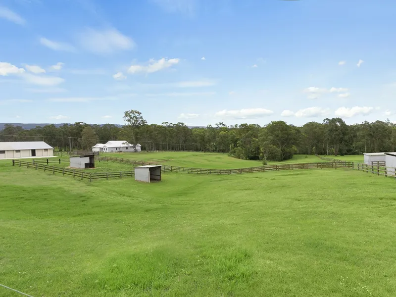 CUSTOM BUILT AGISTMENT FACILITY FOR 10-12 HORSES