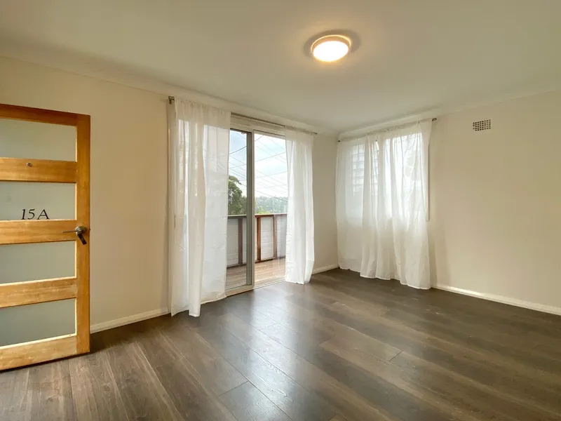 UNIQUE 2 BR APARTMENT - GARDEN STYLE PLUS !