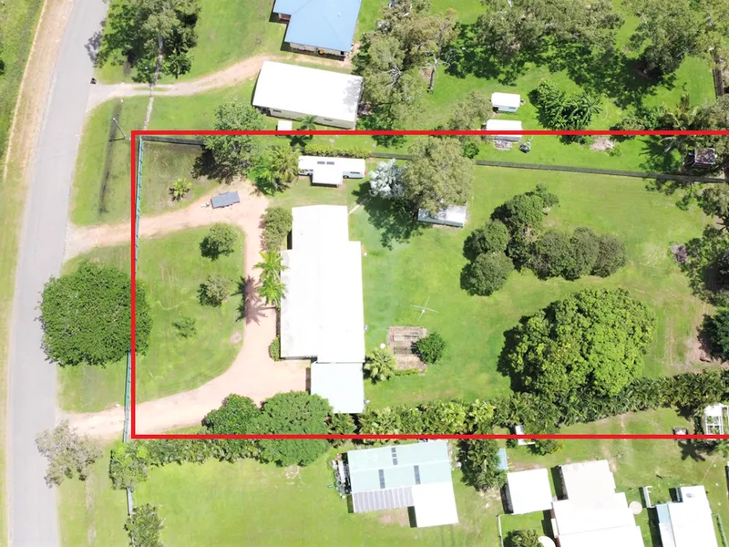 4512 SQM – VERY SOLID 4 BRM, 2 BATHROOMS, CARPORT TO FIT BOAT/CARAVAN, 1.8 M HIGH FENCED, TOTALLY PRIVATE, ESTAB FRUIT TREES- $450,000 Negotiable