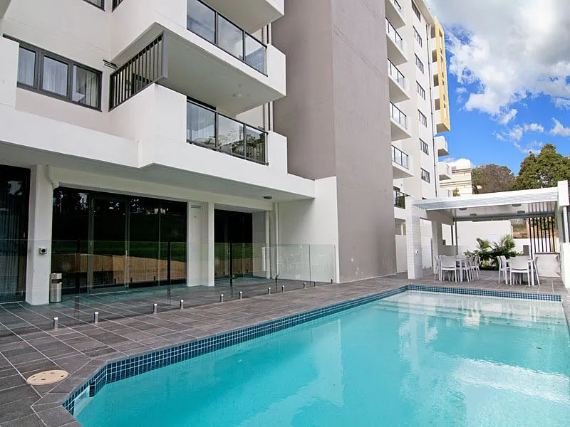 Private Balcony - Lap pool - Air Con