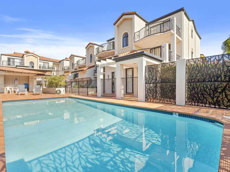 Vacant and Perfectly Located!