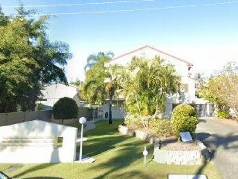 Renovated 2 bedroom apartment - Prime Location