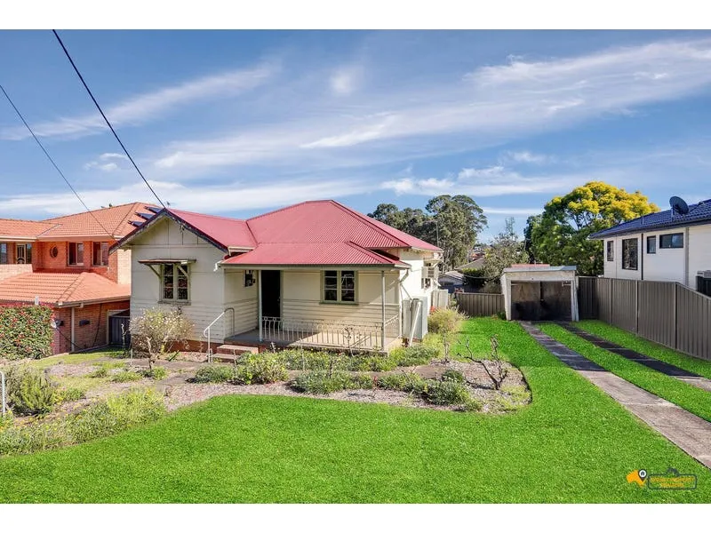 3 Bedroom with large backyard in Toongabbie