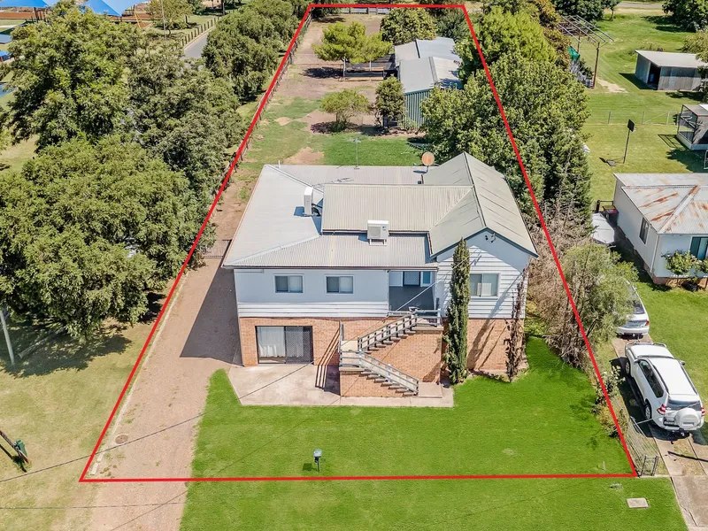 Two storey home set on a large block (approx 2023sqm) with equine infrastructure.