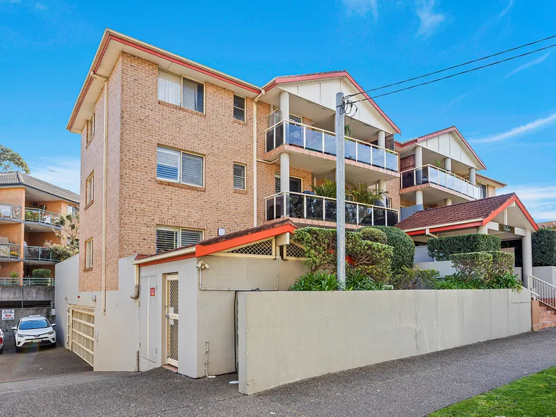 LARGE NORTH FACING ONE BEDDER WITH GARAGE!!!