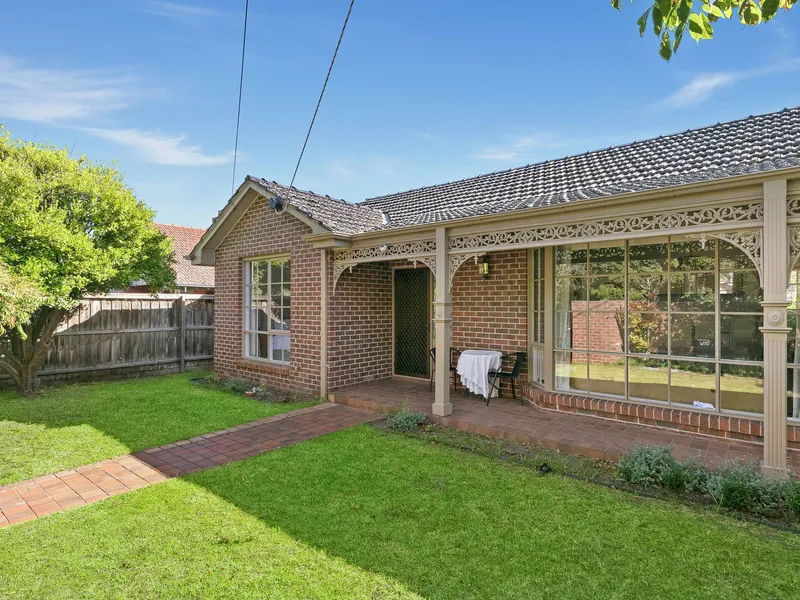 Bright and Light-filled with a Brighton Lifestyle