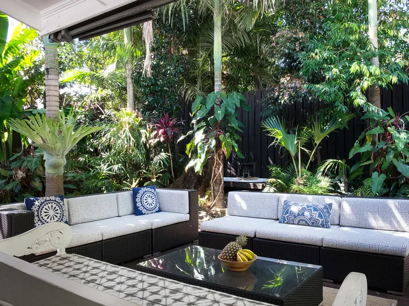 Luxurious Home With Bonus Of Commercial Zoning