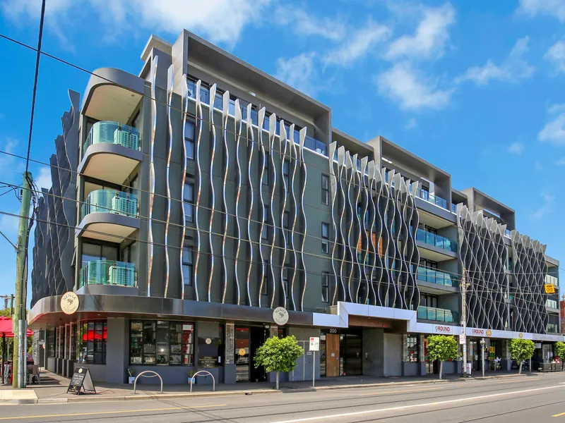 Modern 1 bedroom apartment in the stunning JOULIA complex.