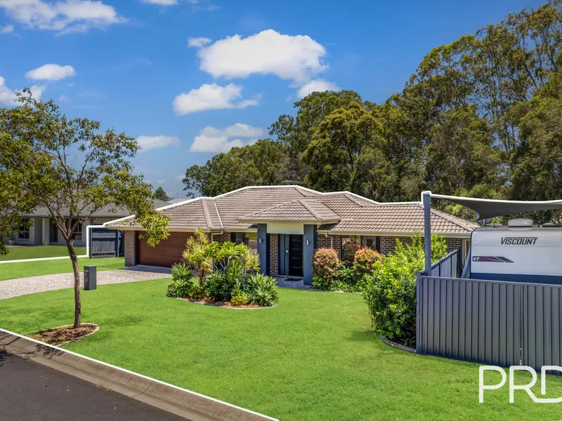 BOAT/CARAVAN PARKING, PRIVATE & SECURE, STUNNING 4 BEDROOM HOME - IMMACULATE!