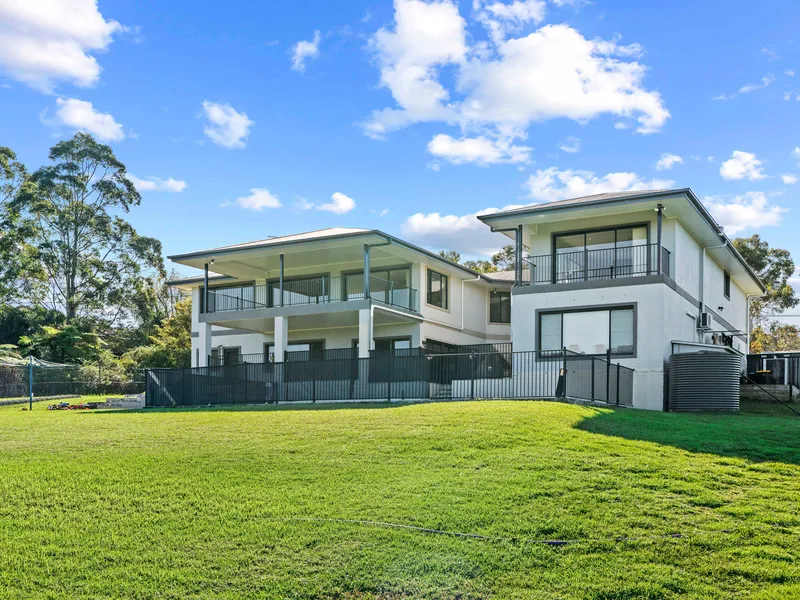 Expansive Home With Unique Urban-Rural Lifestyle & Ocean Views