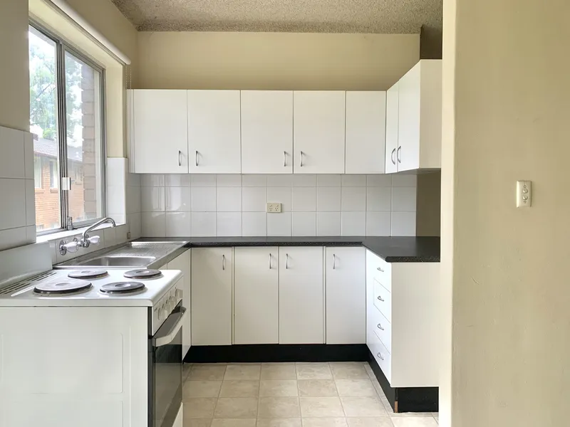 GROUND FLOOR TWO BEDROOM APARTMENT IN IDEAL LOCATION