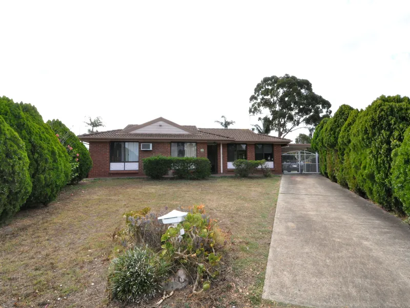 Family Home Located in Quiet Street