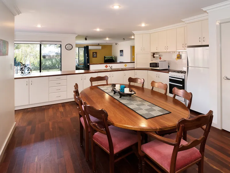 Comfortable and Cosy Beachside Home