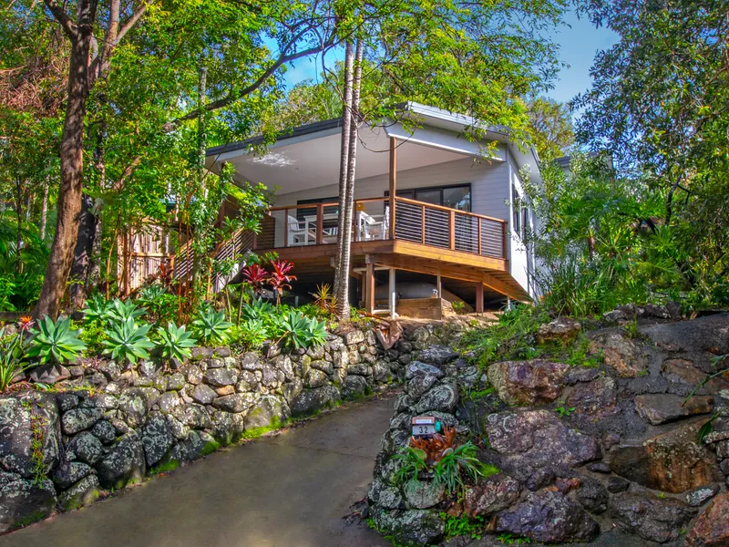 Charming Furnished Unit in Town