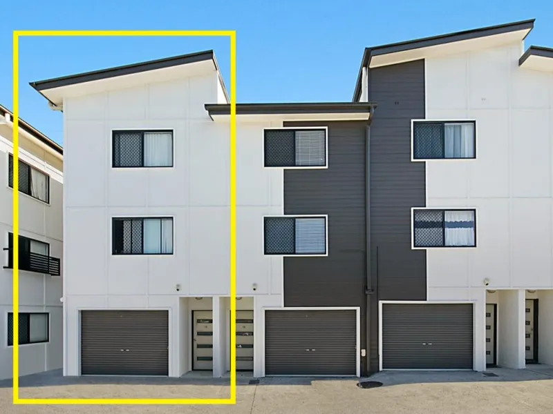 Tri level town home ready for you to call home!