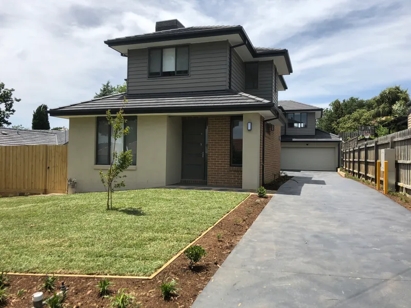 Lovely 3 bedroom town home in Box Hill North