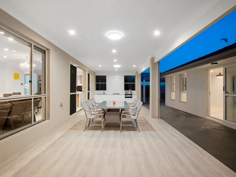 Come & See this impeccably finished home & luxury 2 bedroom granny flat