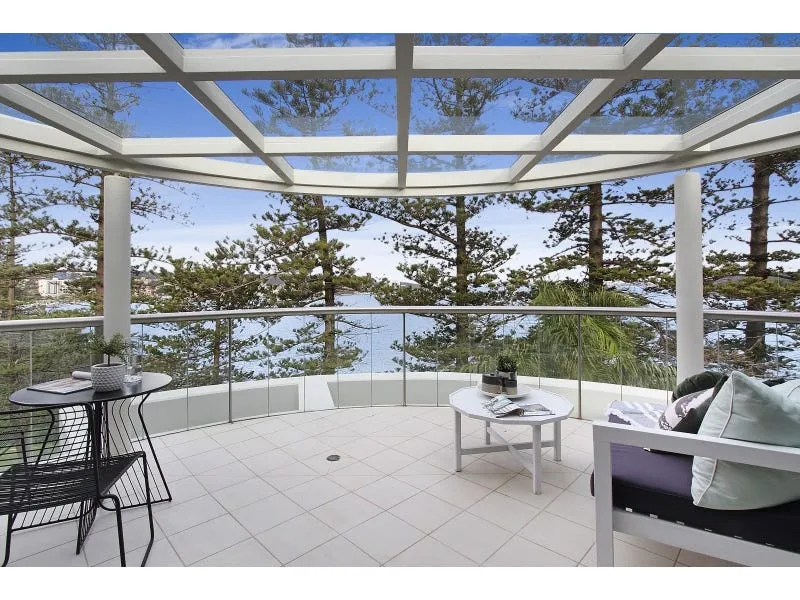 Large 3 Bedroom Apartment on the Harbour Foreshore