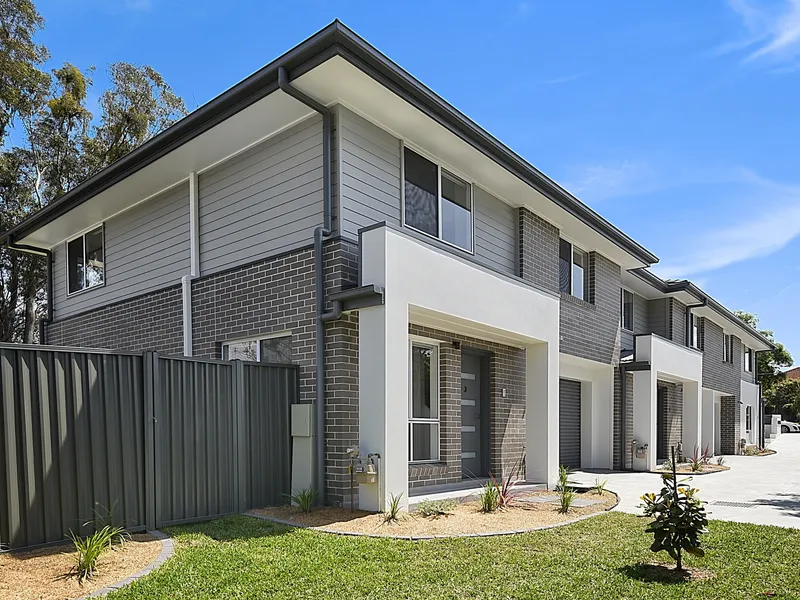 Octavia - Near new with backyard