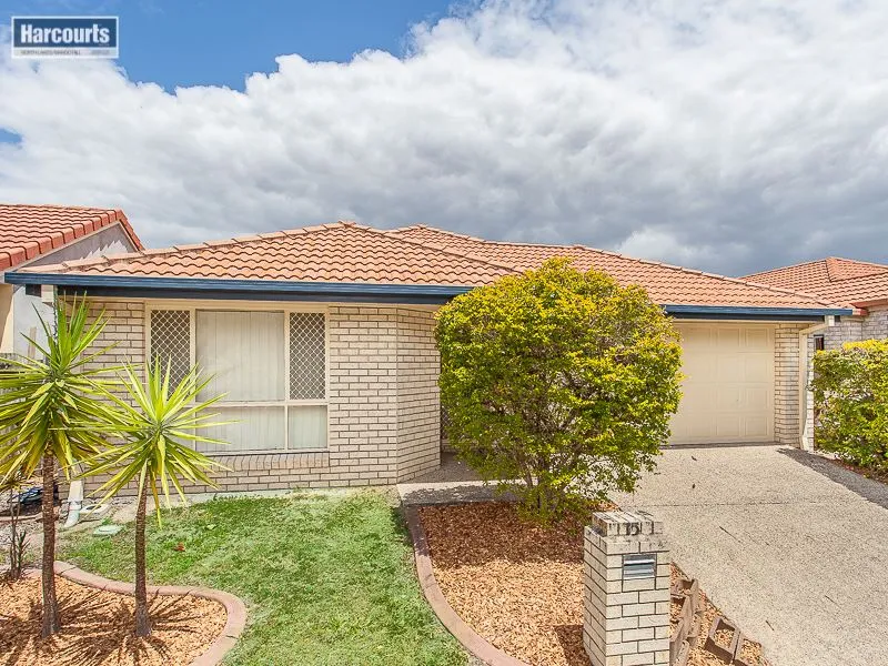 4 bedroom home in a quit cul-de-sac opposite bushland