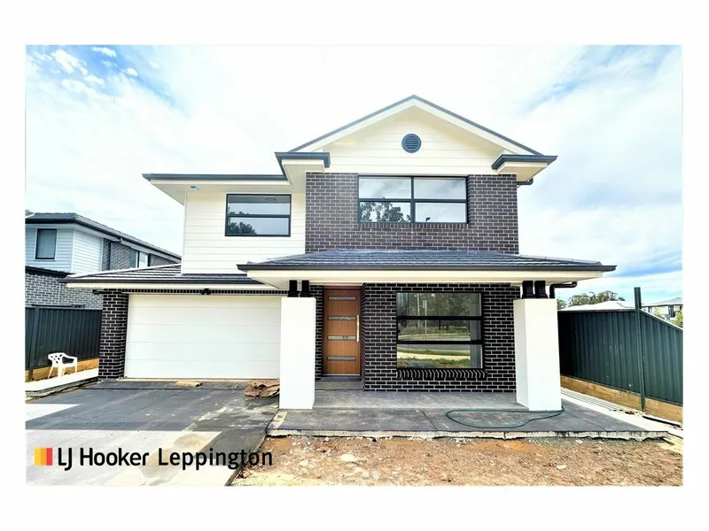 BRAND NEW & PERFECTLY SITUATED