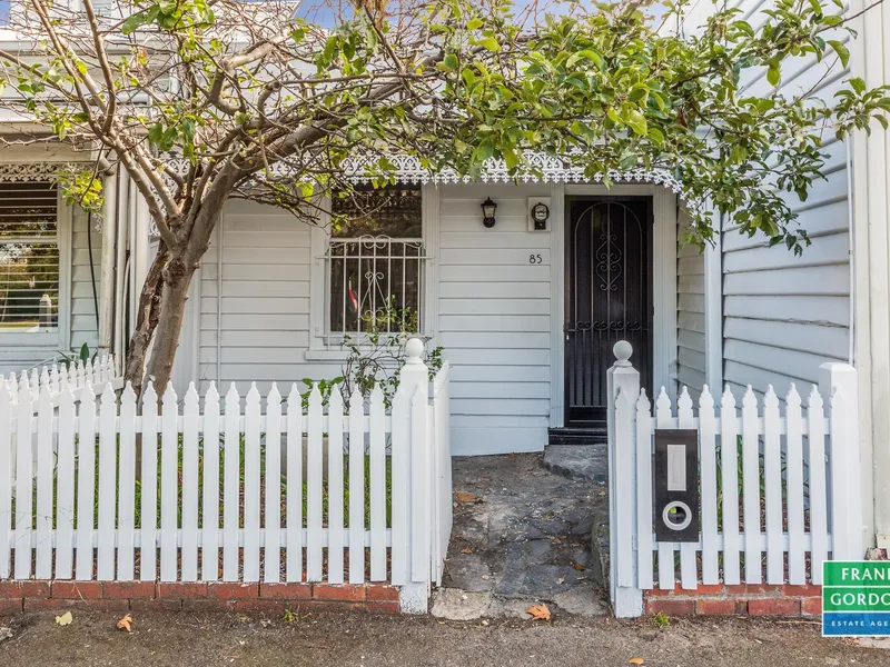 Renovated throughout two bedroom Victorian House
