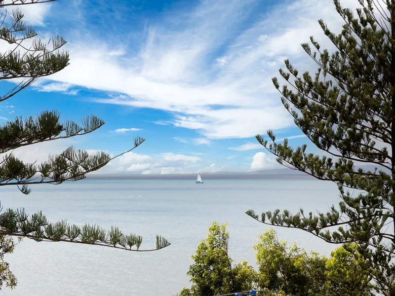 Prestigious Waterfront Penthouse with lift and double lock-up garage!