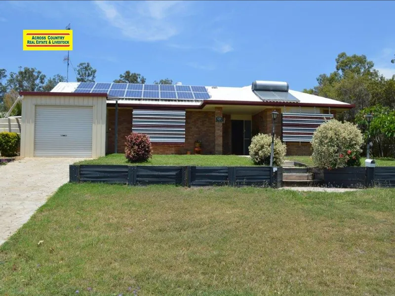 Spacious 5Brm Brick Family Home With 4 Bay Shed Space