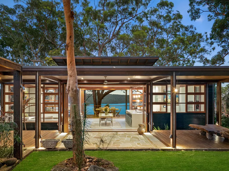 Grand estate, unrivalled Avalon setting