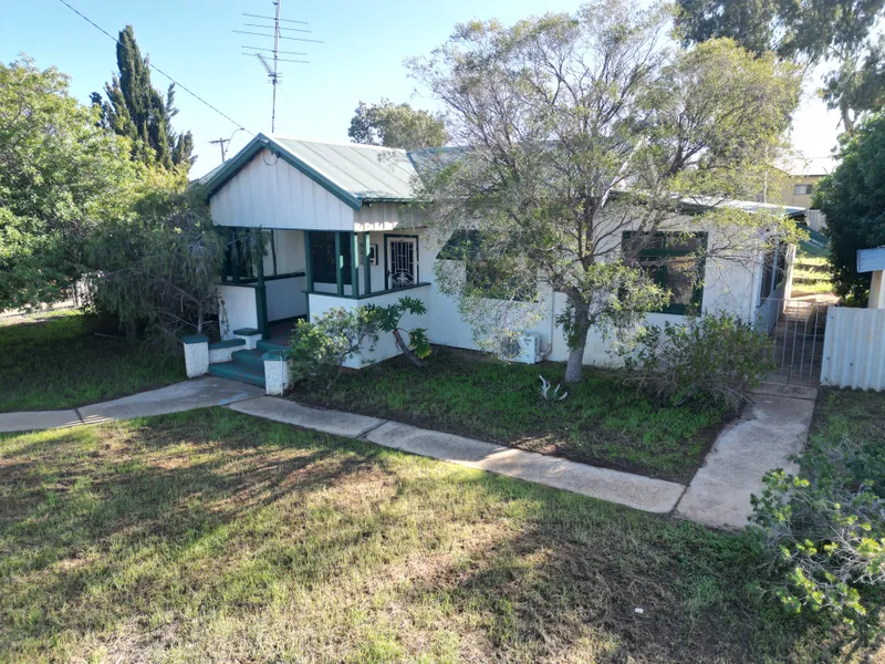 For Sale 3 x 1 house on 1126m2 block in Corrigin