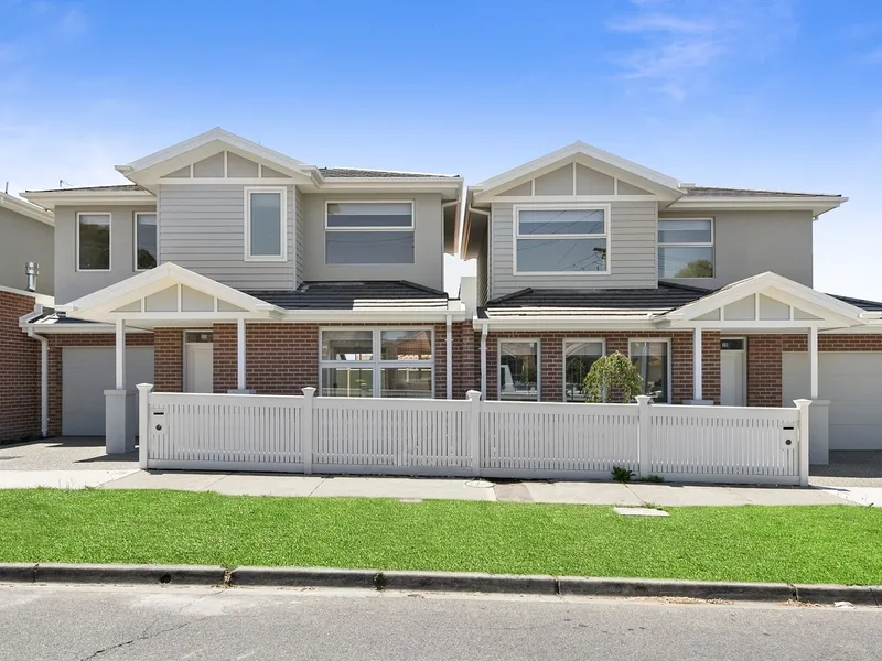 Boutique Townhouse In A Most Popular Reservoir Location