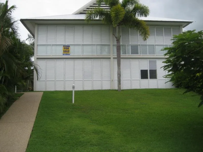 Modern luxury one bedroom apartment with access to all resort facilities fully furnished