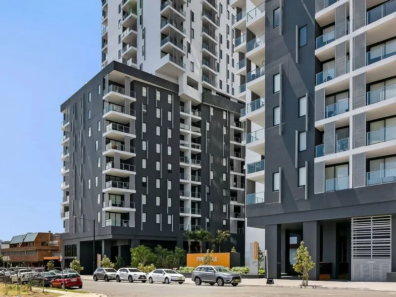 LUXURY 2 BEDROOM APARTMENT - 