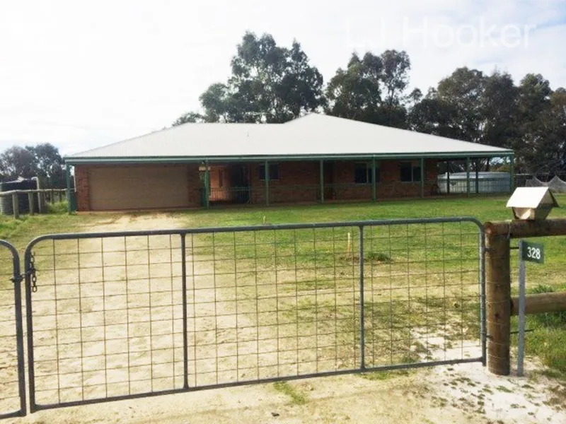 ABUNDANCE OF SPACE ON THIS RURAL PROPERTY