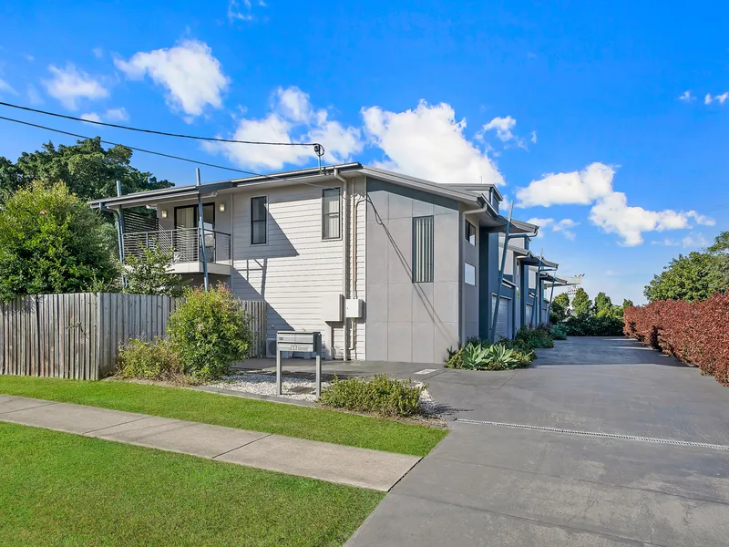 Stylish Modern Townhouse with Loads of Appeal!