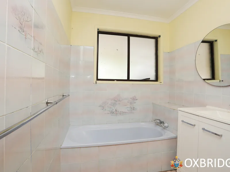 WHAT A BEAUTY - PRICED FOR IMMEDIATE SELL