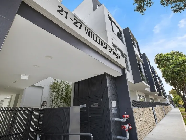 Near New in Boutique Development - Fibre Internet Included