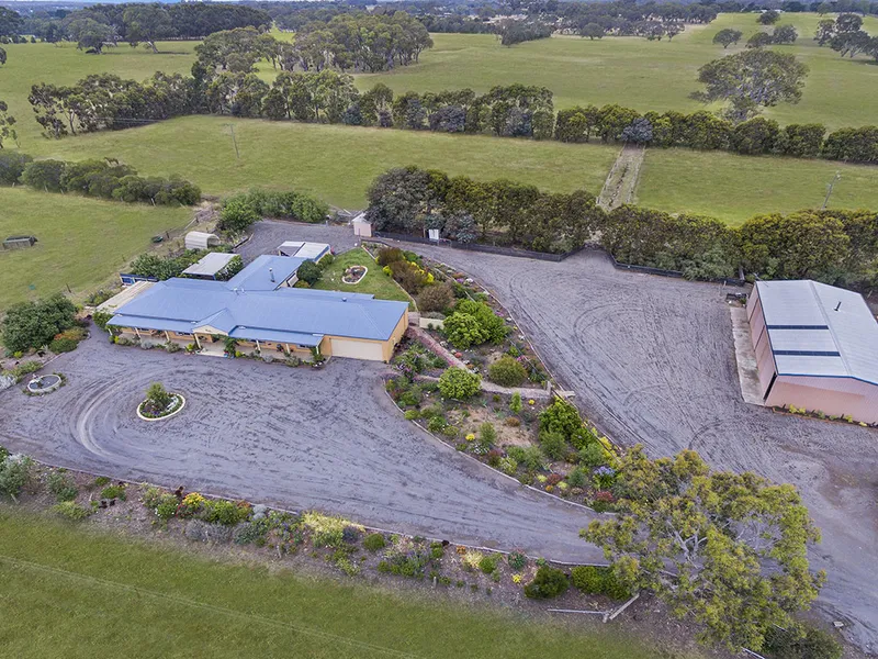 STUNNING 22 ACRE HOBBY FARM INSIDE HAMILTON TOWNSHIP