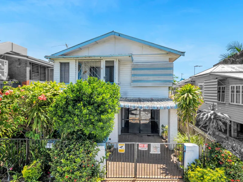 CBD Fringe Queenslander - Extremely Rare Location - Must Sell !!