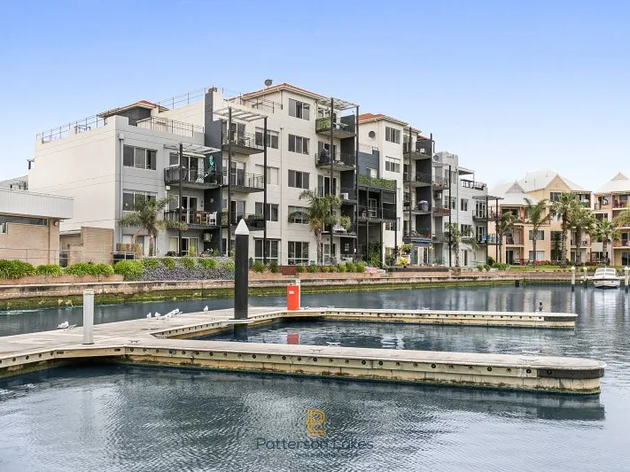 CONVENIENT RESORT STYLE LIVING