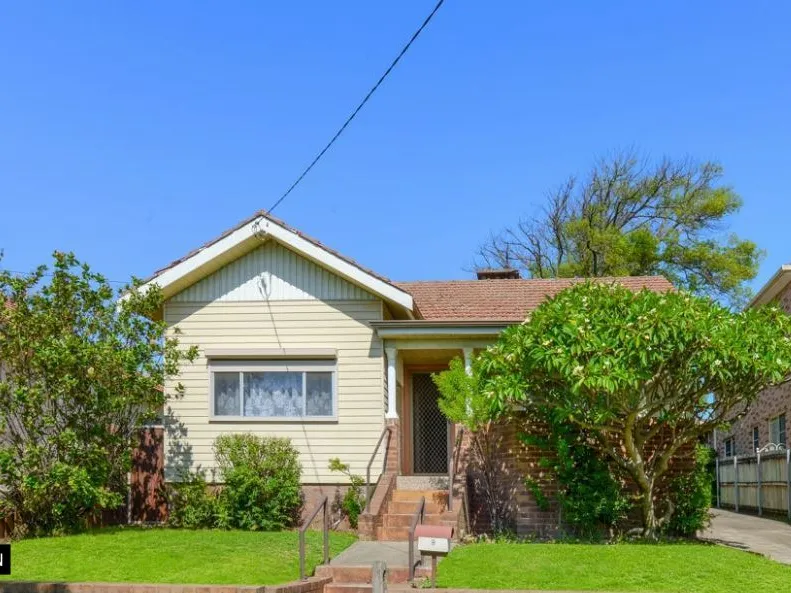 MGM MARTIN - THREE BEDROOM HOUSE